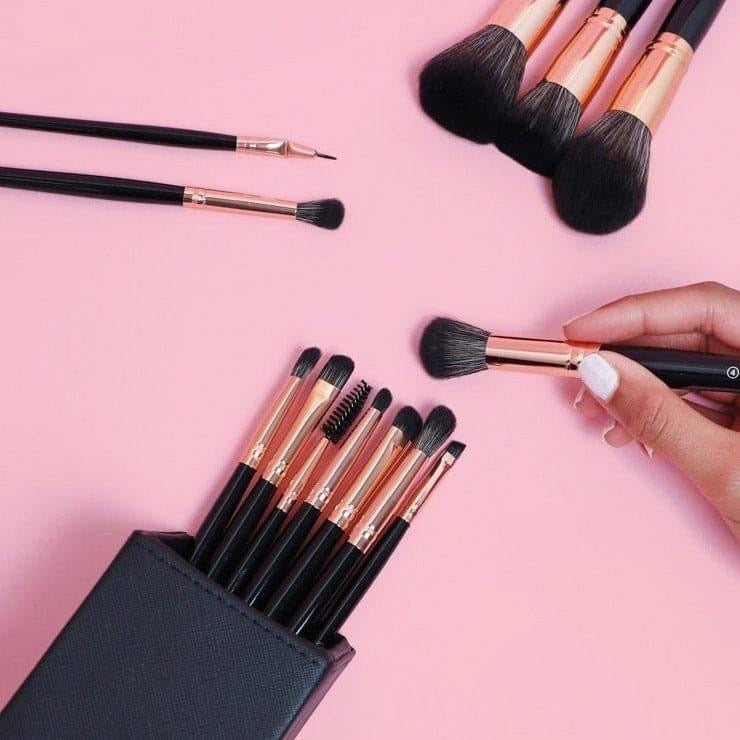 Bh cosmetics 13 piece Rose Gold Brushes Set Black with holder