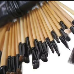 Bobby brown 24 piece brush set with pouch